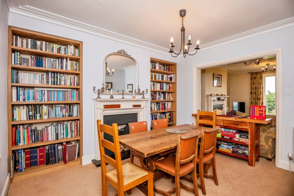 Property photo 2 of 30