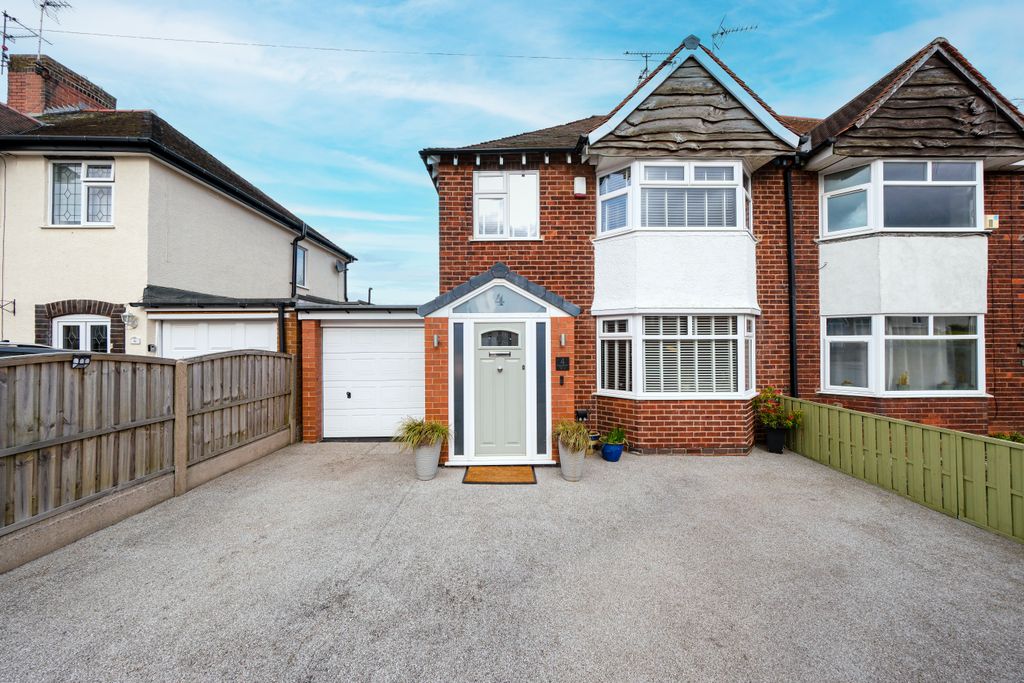 Property photo 1 of 34 Img_5710