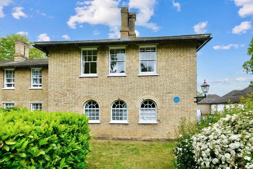 Property photo 1 of 8