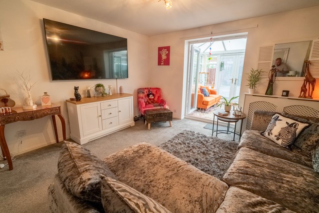 Property photo 3 of 17