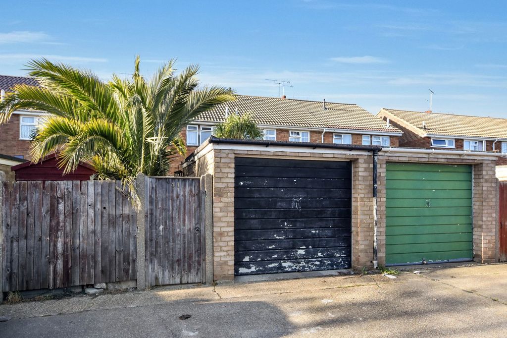 Property photo 3 of 25 Picture No. 01