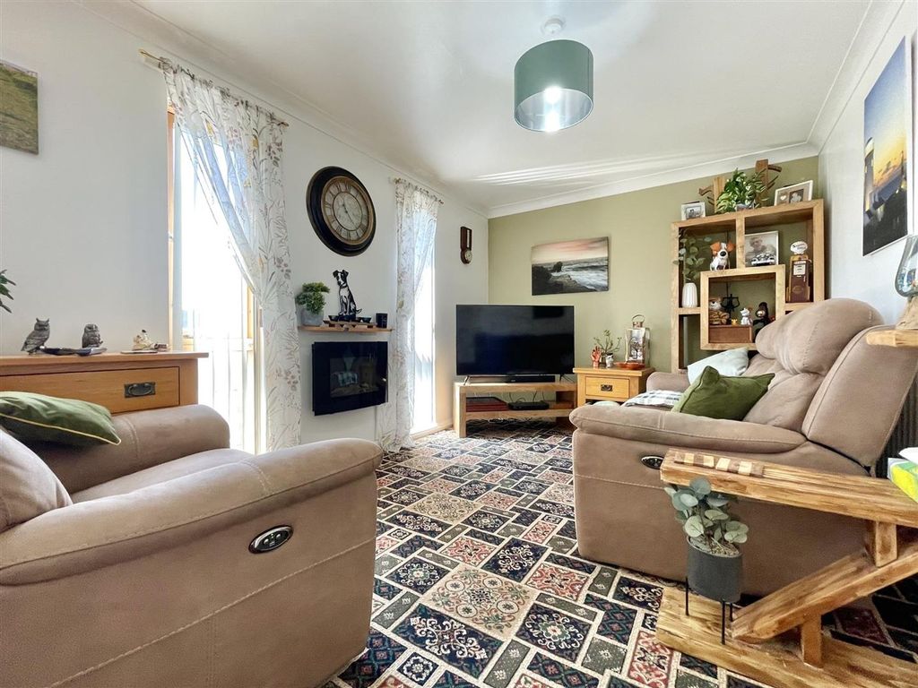 Property photo 3 of 24