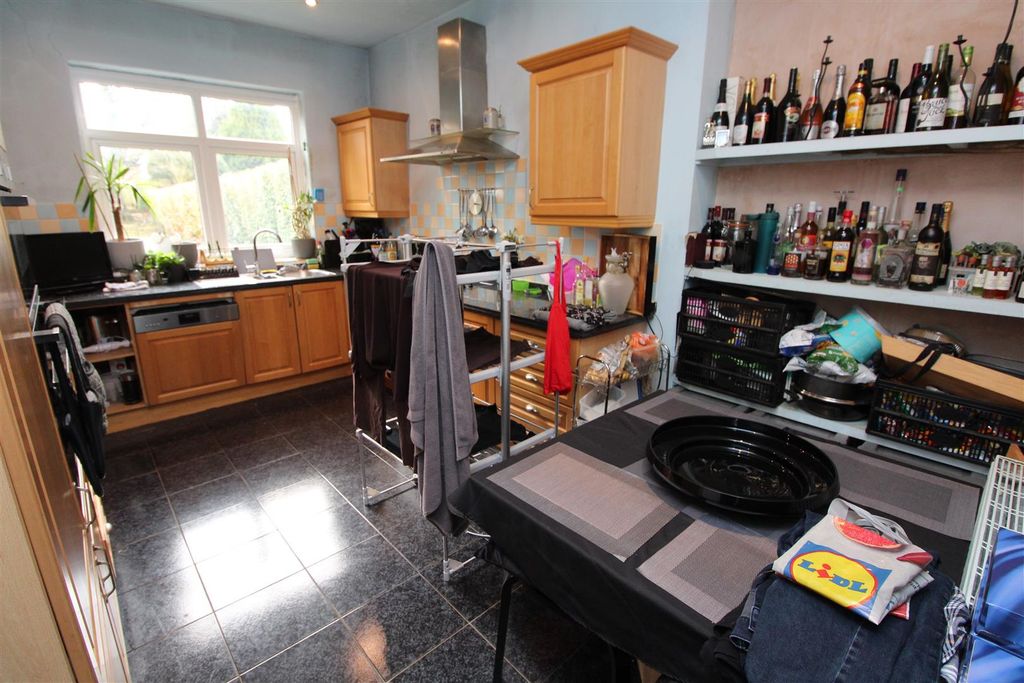 Property photo 3 of 13 Kitchen Diner