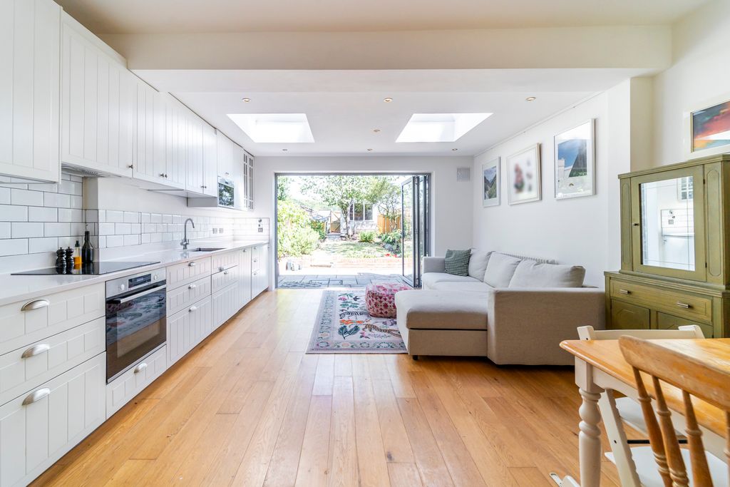 Property photo 2 of 15 Ndb06540-Edit