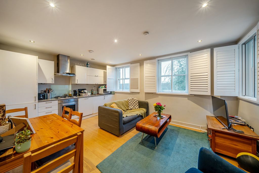 Property photo 3 of 15 Reception