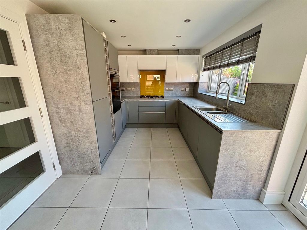 Property photo 3 of 18 3.Jpg