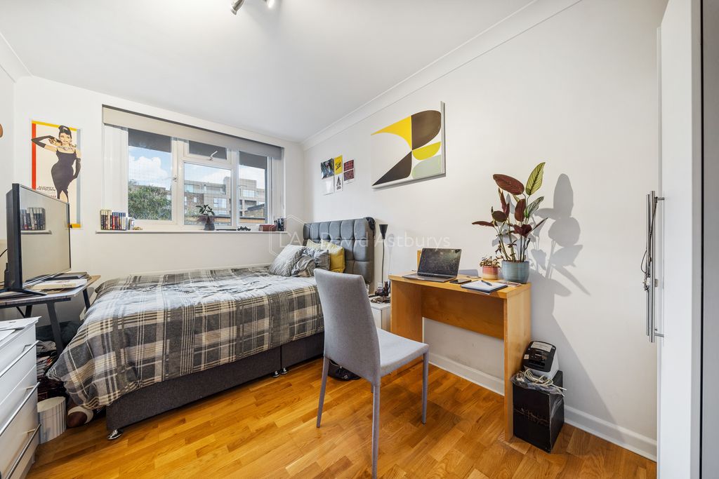 Property photo 3 of 12