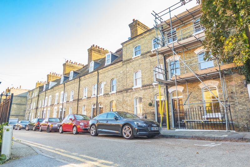 Property photo 1 of 8 Photo 8