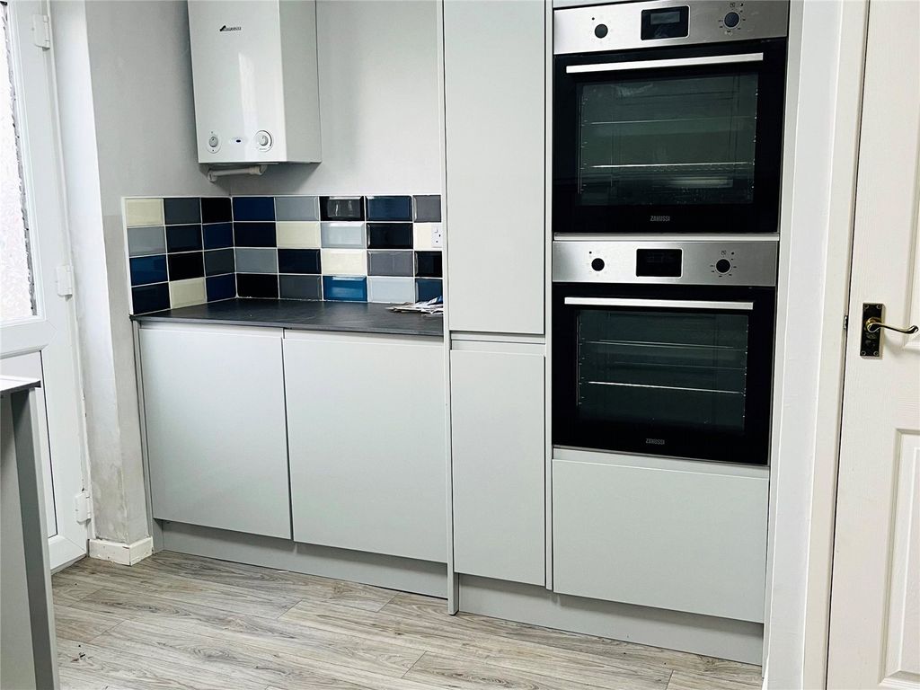 Property photo 2 of 15 Picture No. 34