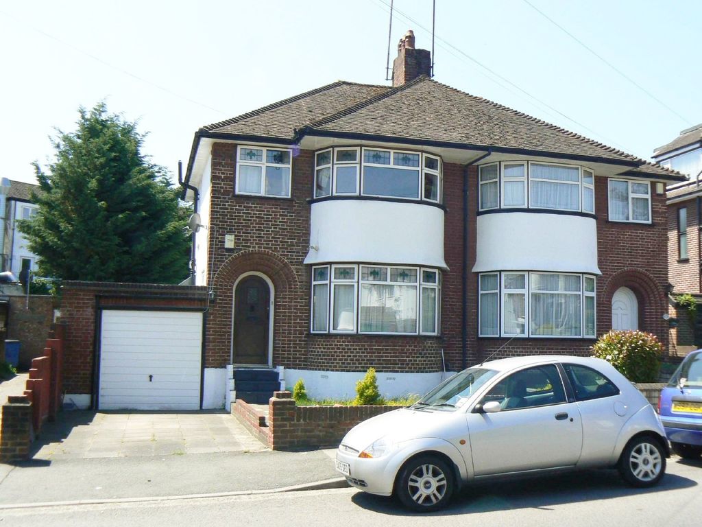 Property photo 1 of 13 4932820