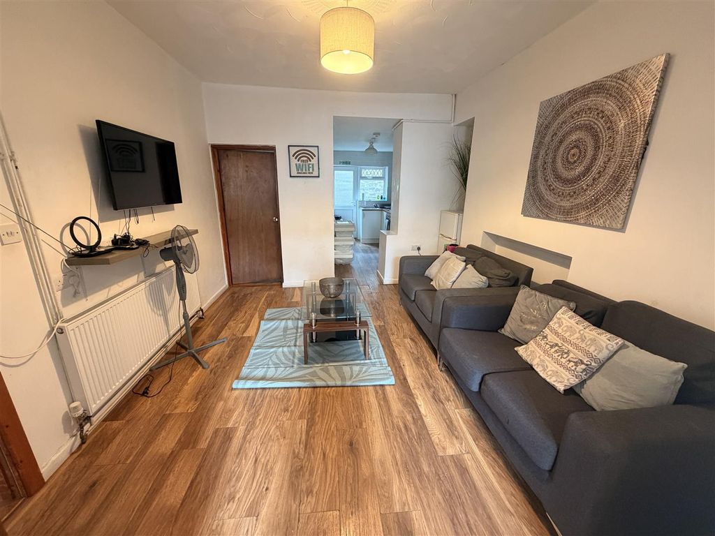 Property photo 2 of 17 Tempimagewctkx8.Jpg