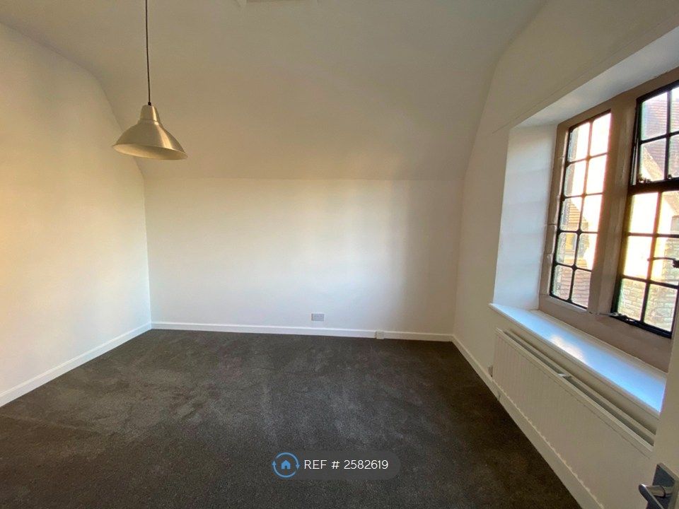 Property photo 2 of 10 Master Bedroom