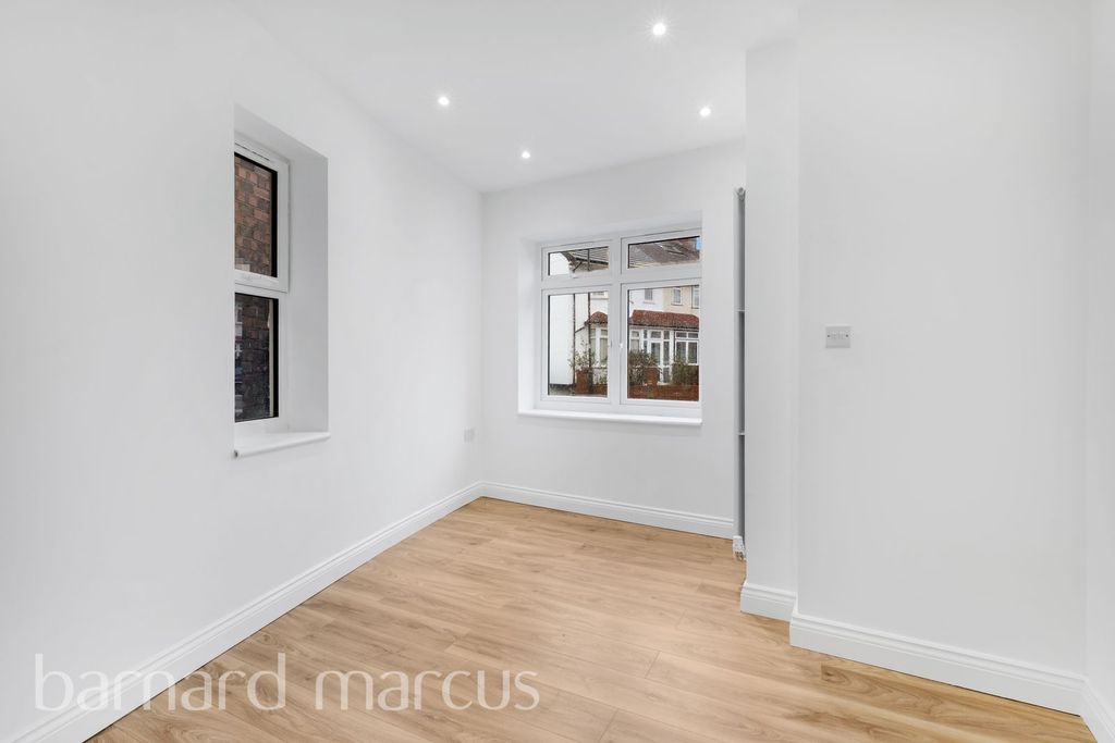 Property photo 3 of 6 Image