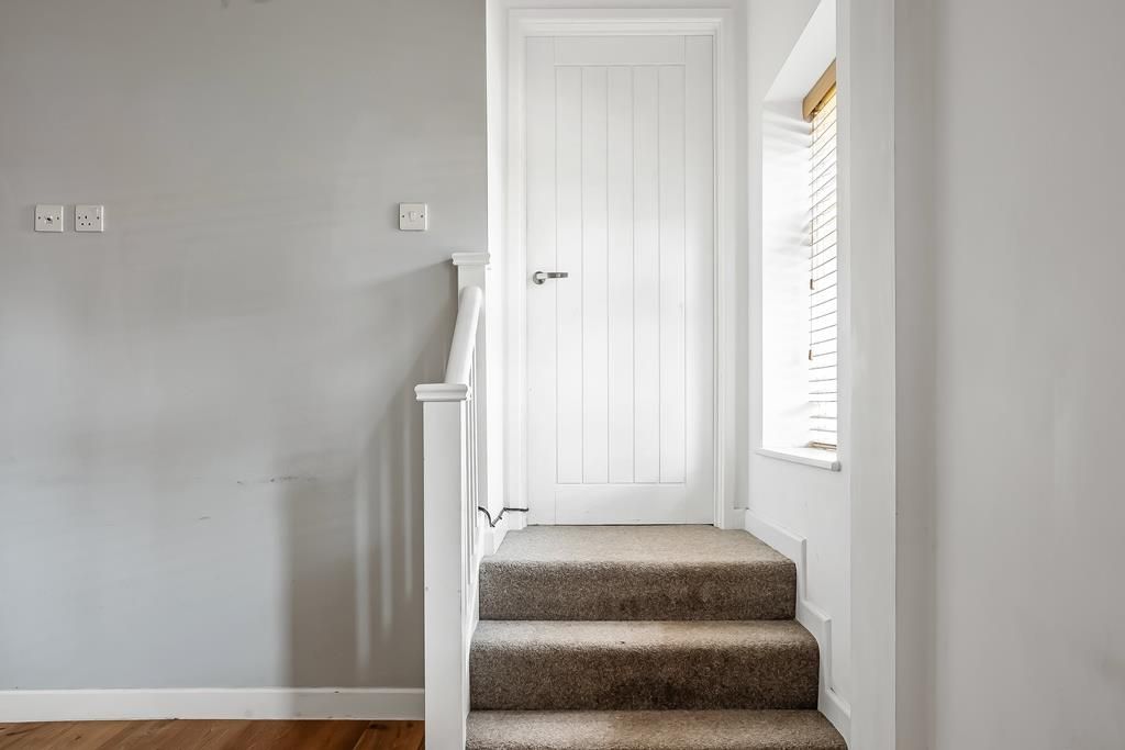 Property photo 3 of 8 5A-Elm-Road-11.Jpg