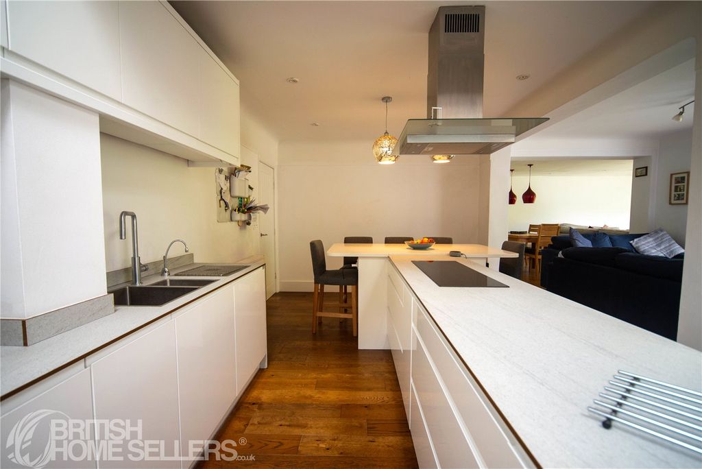 Property photo 3 of 27 Picture No. 04