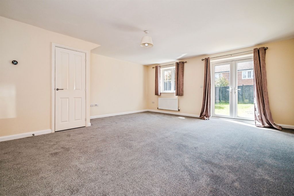 Property photo 3 of 24