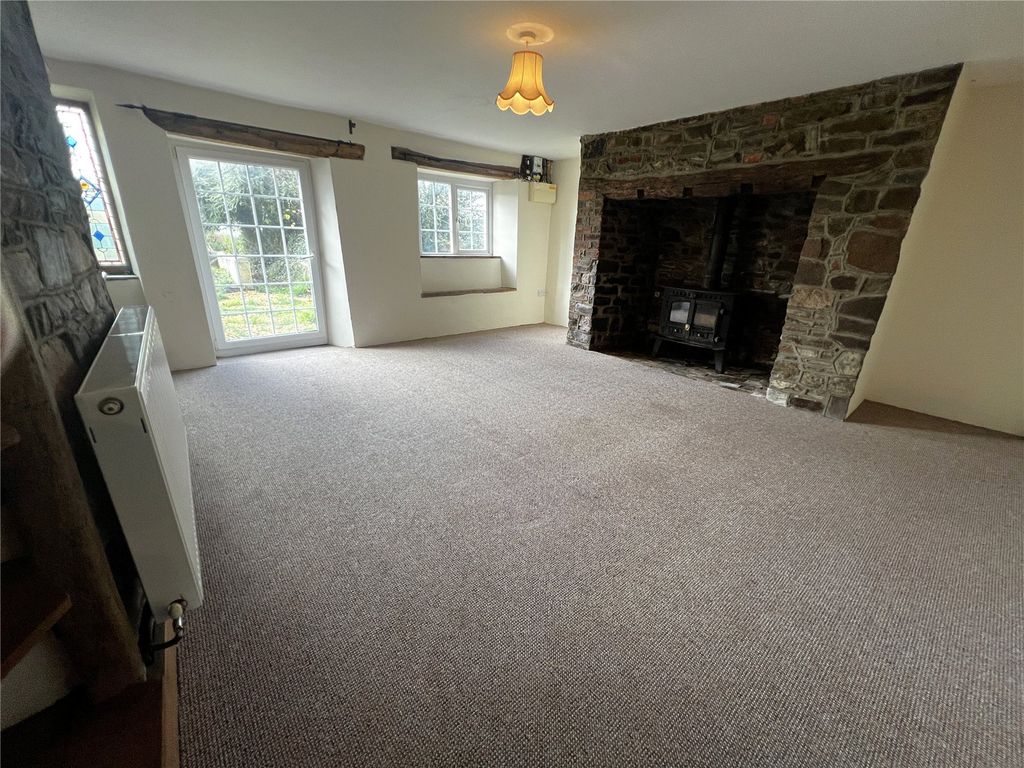 Property photo 3 of 16 Picture No. 06