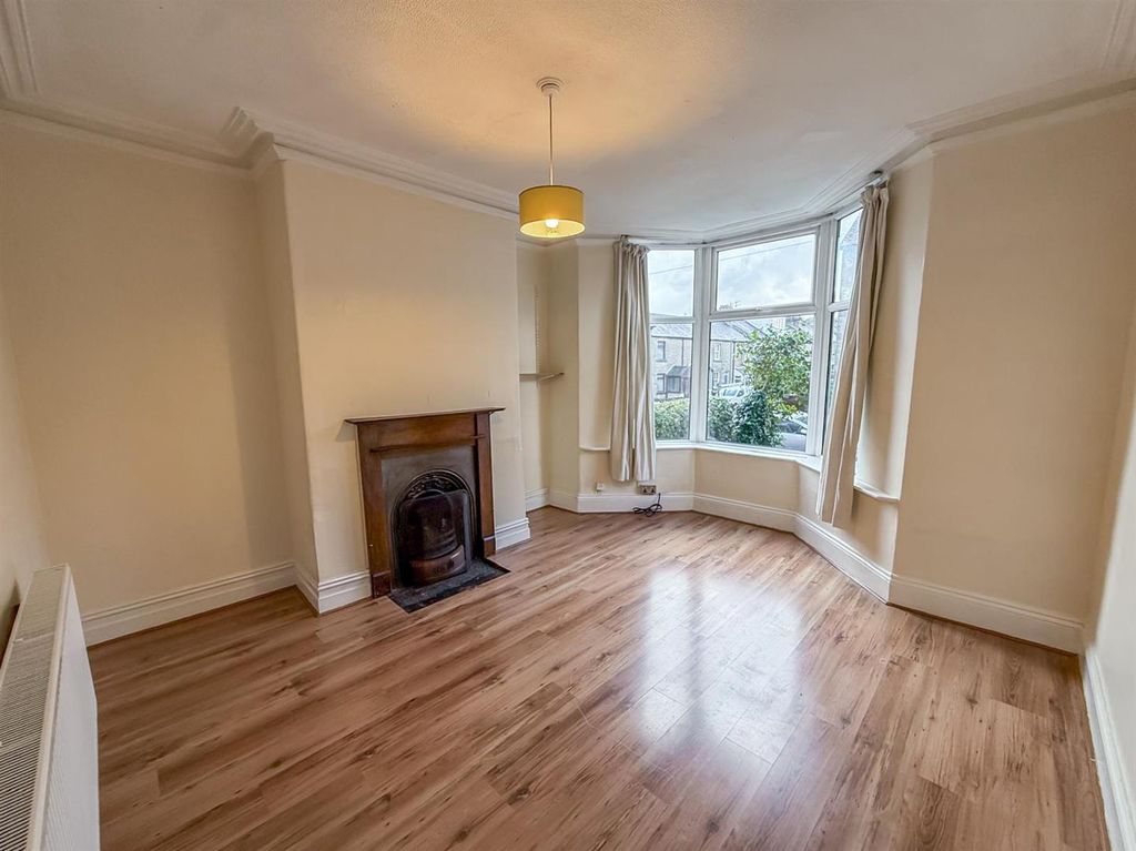 Property photo 2 of 14 Living Room