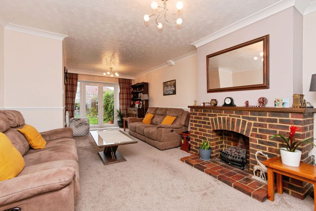 Property photo 2 of 17 Photo