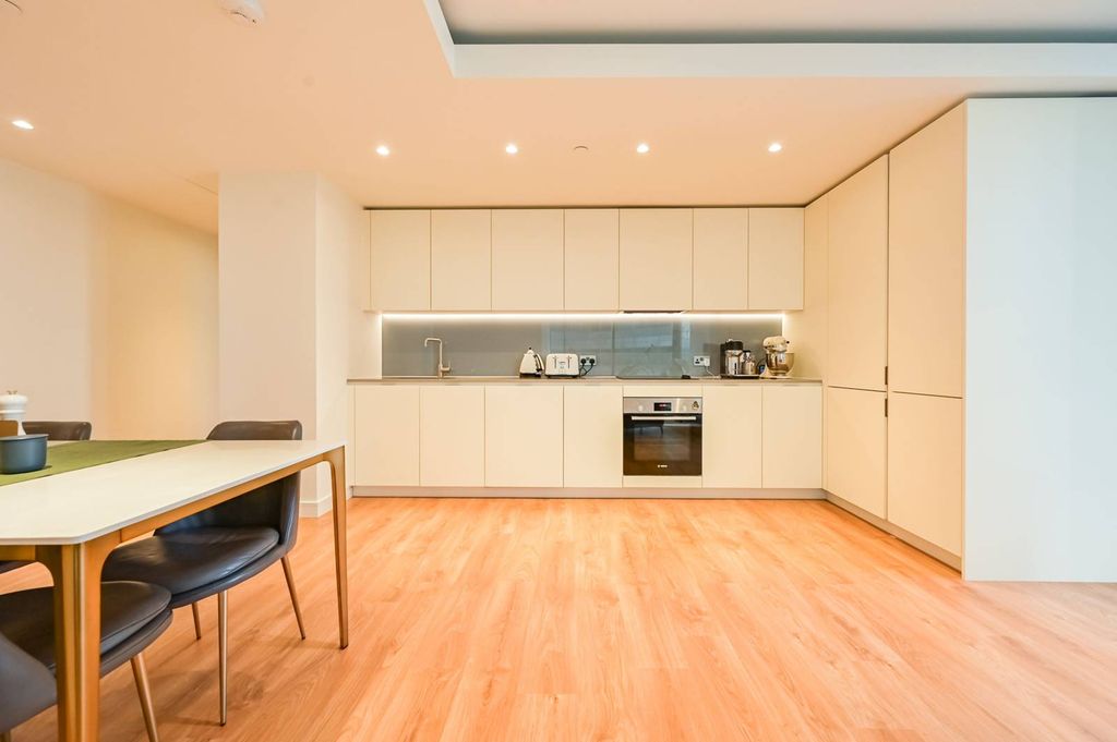 Property photo 1 of 33