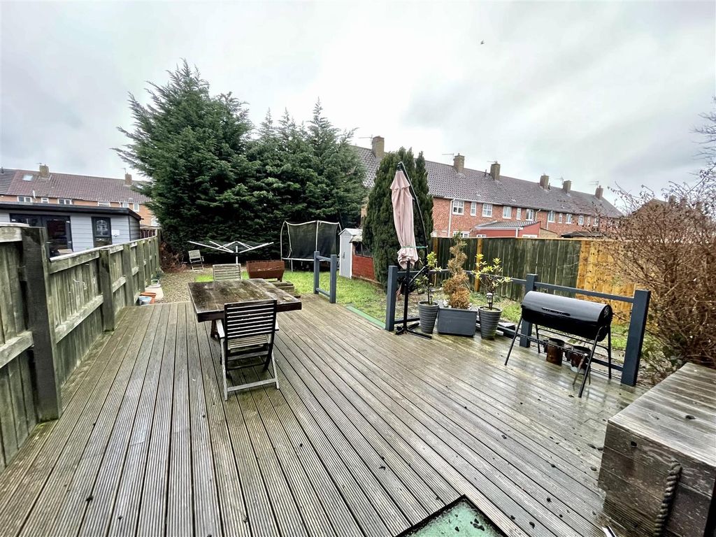 Property photo 2 of 10 Externally