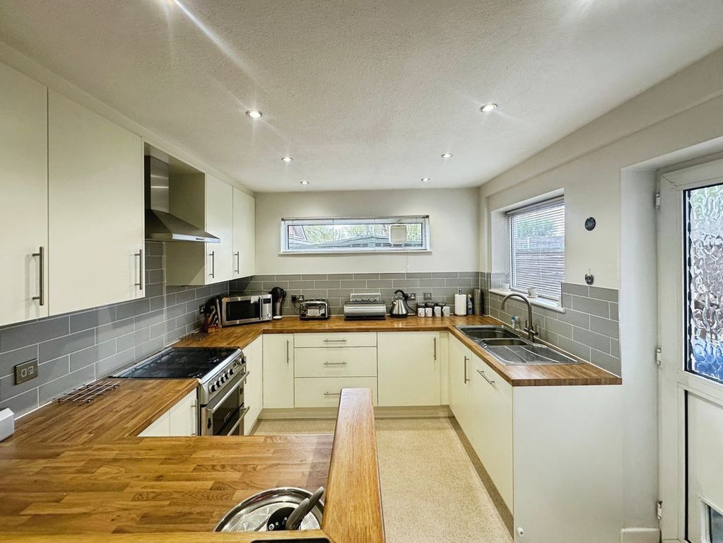 Property photo 3 of 20 Photo 1