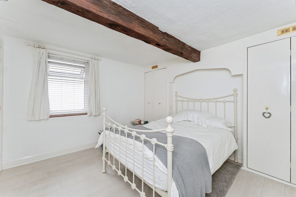 Property photo 3 of 14 Photo