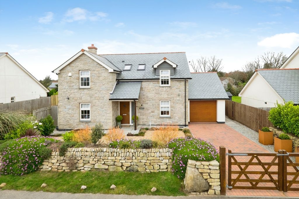 Property photo 1 of 19 Pbox-Img.Jpg