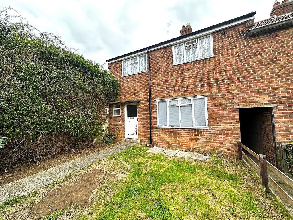 Property photo 1 of 9 Front 1.Jpg