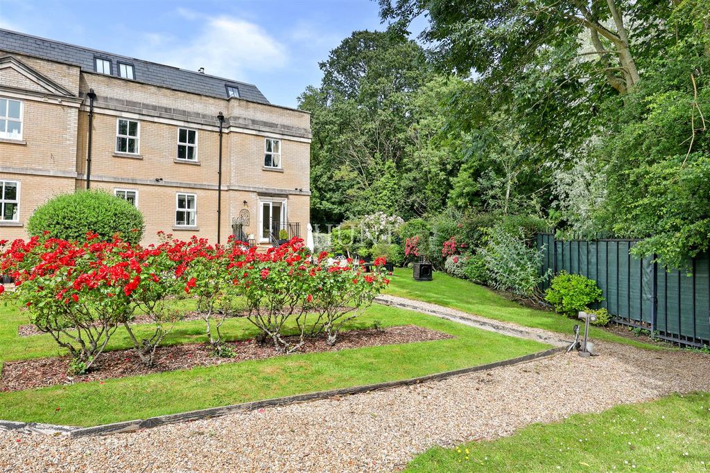 Additional image 31 of 4 bed flat for saleRegents Drive, Repton Park, Woodford Green, Essex IG8