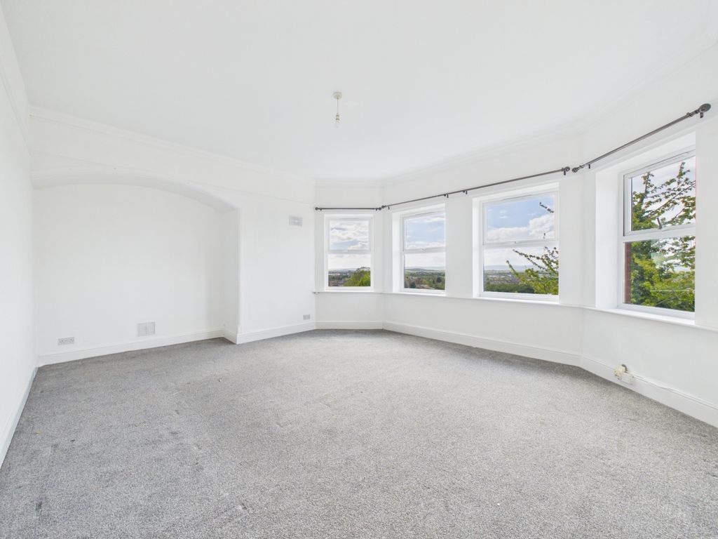 Property photo 2 of 6 Lounge