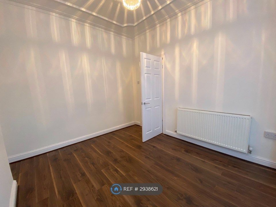Property photo 3 of 16 Living Room