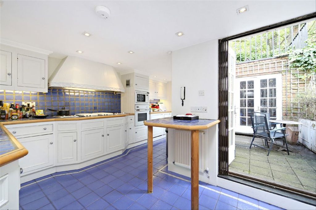 Property photo 3 of 6