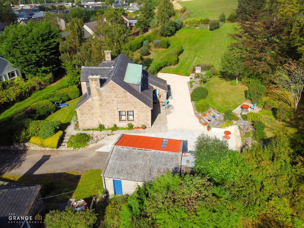 Property photo 2 of 43