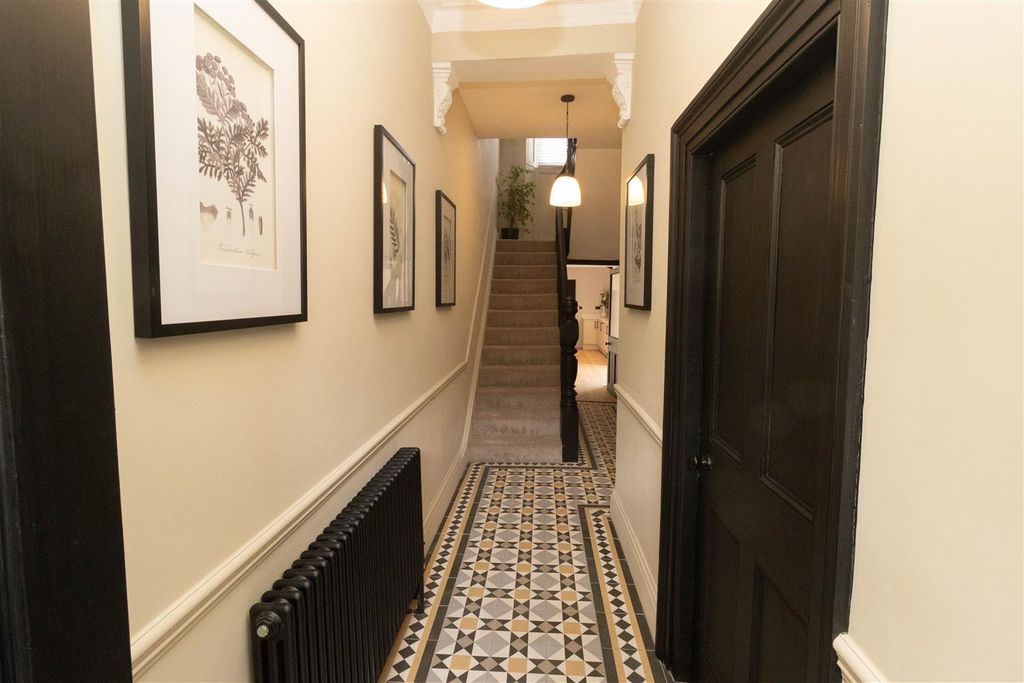 Property photo 2 of 24 Hallway