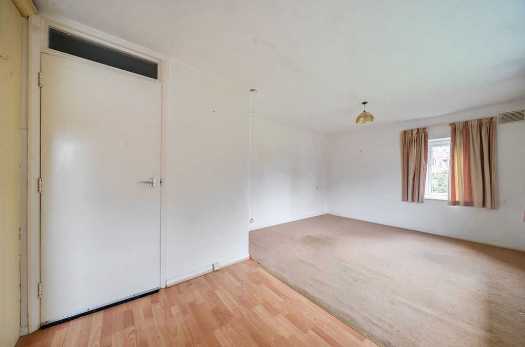 Property photo 2 of 7 1410387-8-698c6A4...