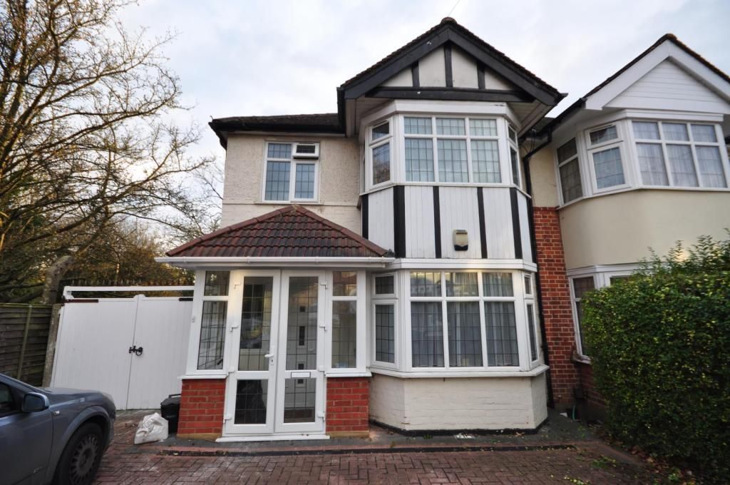 Property photo 1 of 6 3 Bedroom Semi-Detached House For Sale