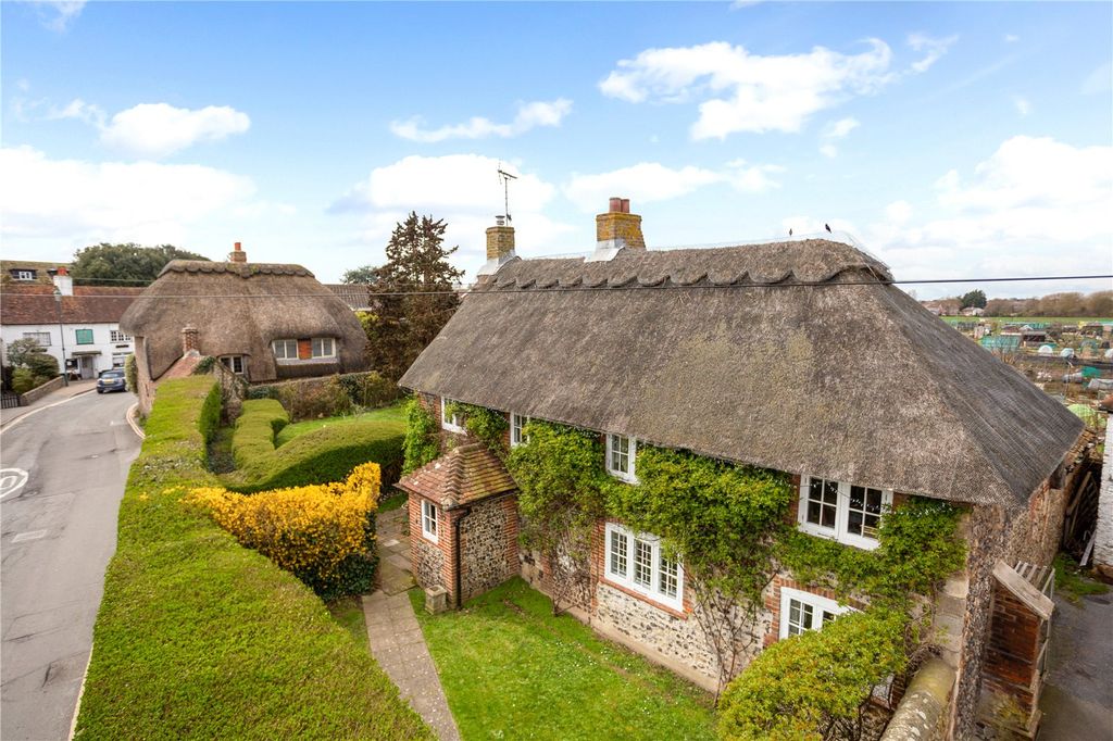 Property photo 1 of 11