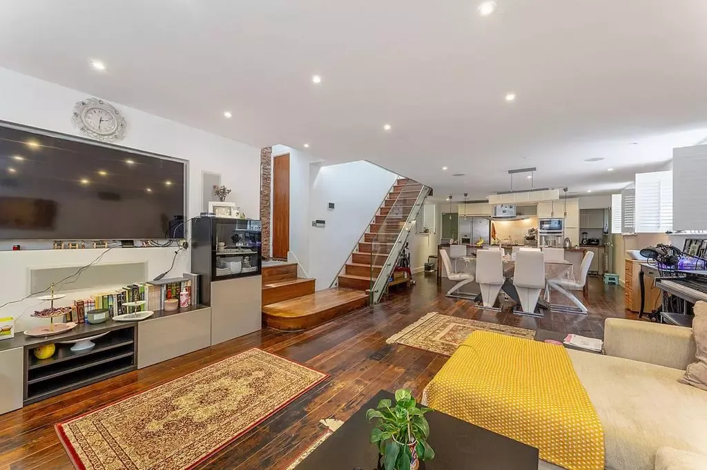 Property photo 2 of 15