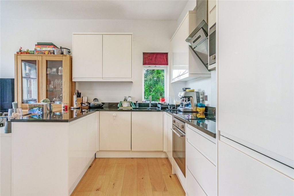 Property photo 3 of 10 Kitchen