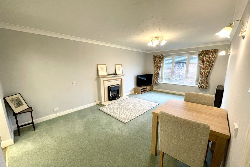 Property photo 3 of 10 Living Room