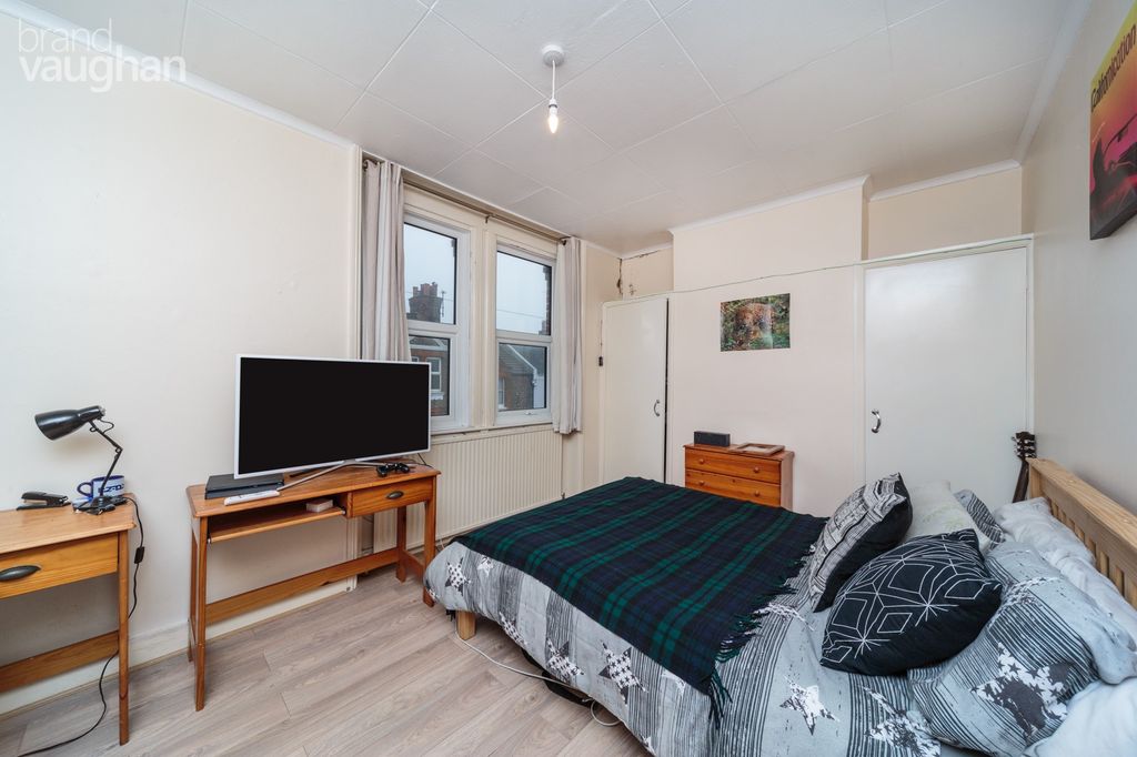 Property photo 3 of 10 Bedroom