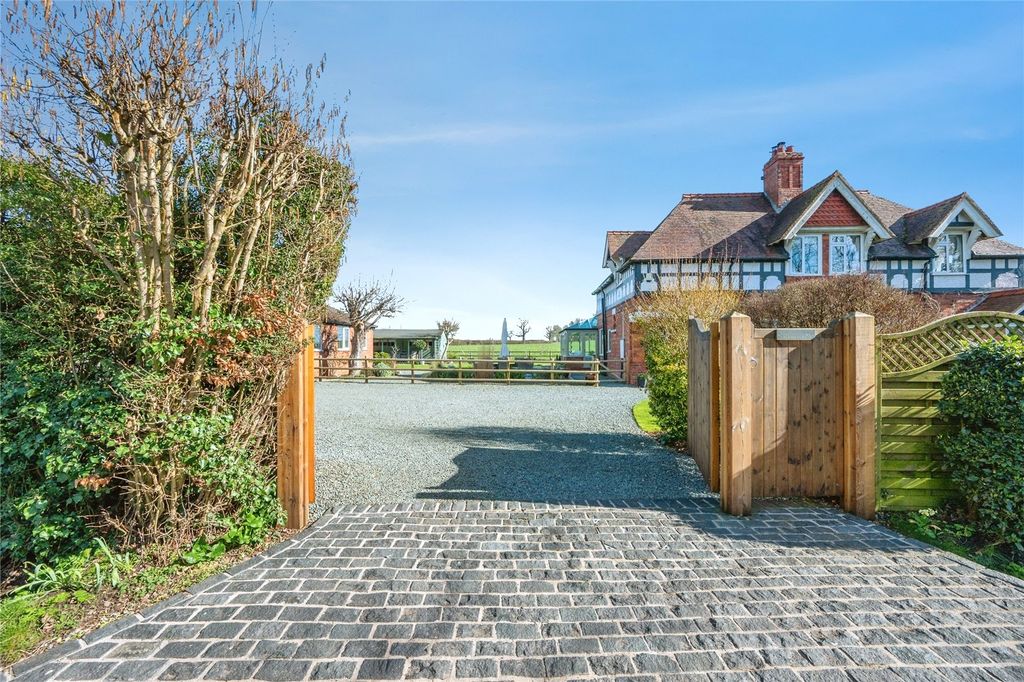 Property photo 2 of 31 Front Entrance