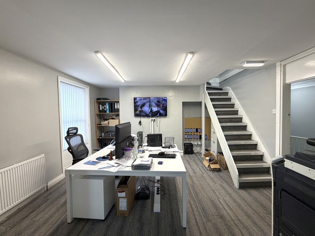 Property photo 3 of 16 Photo 10