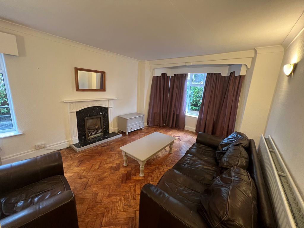 Property photo 2 of 6 Living Room