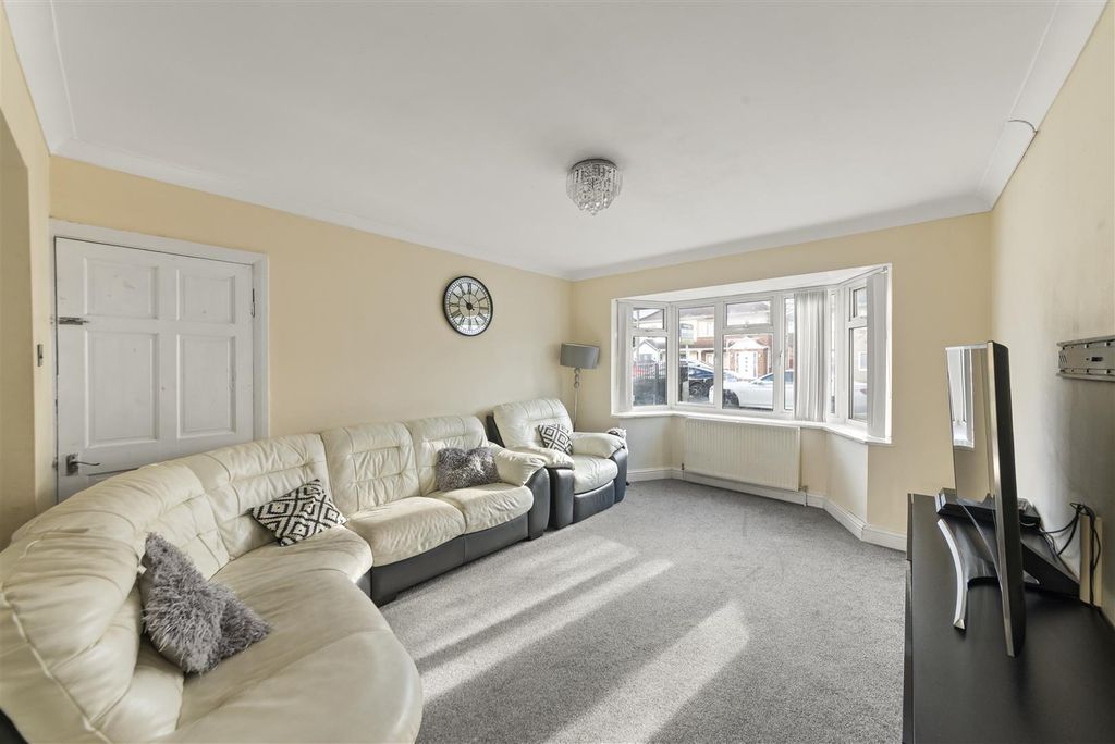 Property photo 2 of 15 1