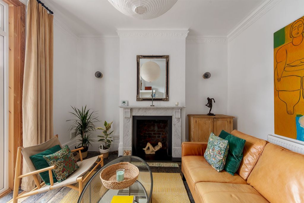 Property photo 3 of 33