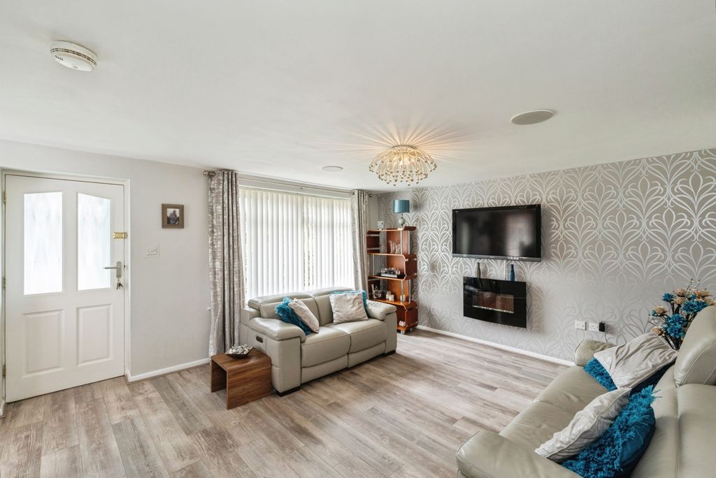 Property photo 2 of 17 Pbox-Img.Jpg