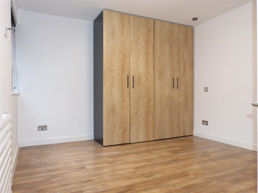 Property photo 1 of 7 Bedroom.Jpg