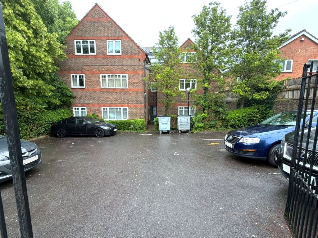 Property photo 2 of 11